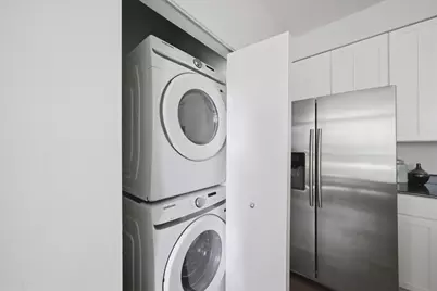 421 W Huron Street #1009, Chicago, IL 60654 - Photo 18