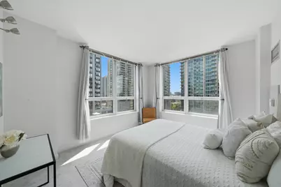421 W Huron Street #1009, Chicago, IL 60654 - Photo 12
