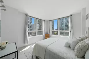 421 W Huron St, Chicago, IL 60654 - Photo 12