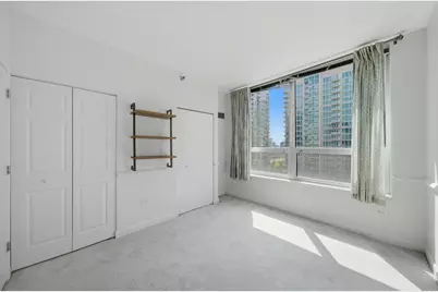 421 W Huron Street #1009, Chicago, IL 60654 - Photo 14