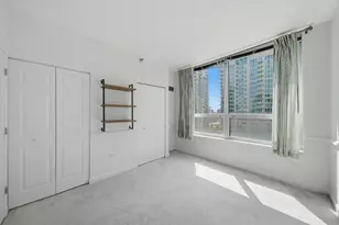 421 W Huron St, Chicago, IL 60654 - Photo 14