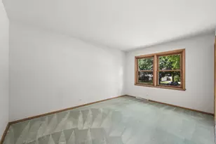 2110 E Eastman Ct, Arlington Heights, IL 60004 - Photo 26