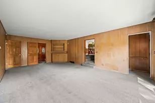 2110 E Eastman Ct, Arlington Heights, IL 60004 - Photo 18