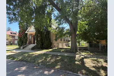 537 W Pleasant Street, Freeport, IL 61032 - Photo 1