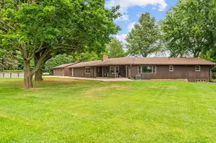 12048 N Tower Rd, Byron, IL 61010 - Photo 44