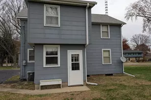 3793 W Cedar St, Dixon, IL 61021 - Photo 2