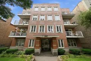 2217 W Farwell Ave, Chicago, IL 60645 - Photo 1