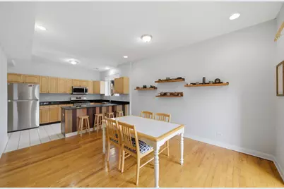 2217 W Farwell Avenue #4B, Chicago, IL 60645 - Photo 4