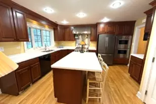 350 Ridgewood Ave, Glen Ellyn, IL 60137 - Photo 8
