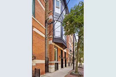 219 W Wisconsin Street #1A, Chicago, IL 60614 - Photo 2