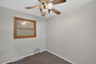 523 Chisholm Trail, Rockford, IL 61101 - Photo 26