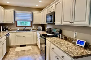 2806 Becker Dr, Peru, IL 61354 - Photo 12