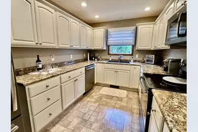 2806 Becker Drive, Peru, IL 61354 - Photo 14