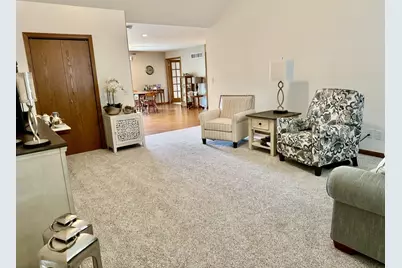 2806 Becker Drive, Peru, IL 61354 - Photo 4