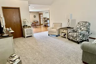 2806 Becker Dr, Peru, IL 61354 - Photo 4