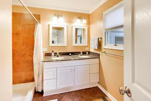 38172 N Holdridge Ave, Beach Park, IL 60087 - Photo 18