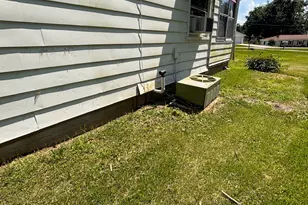 501 N Logan St, Deer Creek, IL 61733 - Photo 28