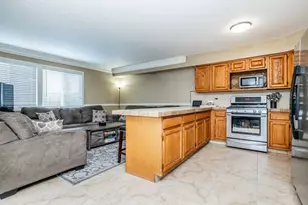 2016 Raleigh Pl, Hoffman Estates, IL 60169 - Photo 6