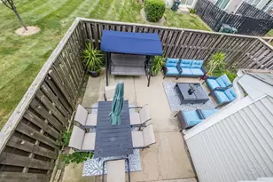 2016 Raleigh Pl, Hoffman Estates, IL 60169 - Photo 20