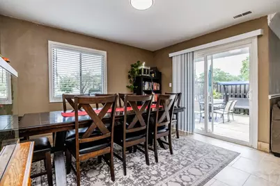 2016 Raleigh Place, Hoffman Estates, IL 60169 - Photo 8