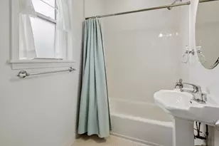 1733 W Balmoral Ave, Chicago, IL 60640 - Photo 10