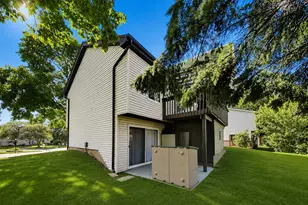 17 Windgate Ct, Streamwood, IL 60107 - Photo 24