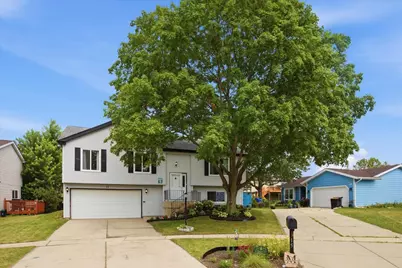 17 Windgate Court, Streamwood, IL 60107 - Photo 2