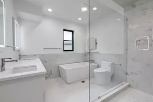 7323 N Kedvale Ave, Lincolnwood, IL 60712 - Photo 8