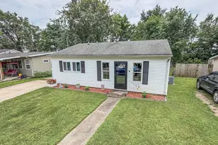125 Woodlawn Ave, Mattoon, IL 61938 - Photo 2