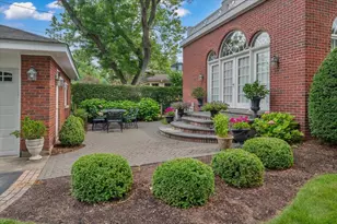 220 Maple Ave, Wilmette, IL 60091 - Photo 2