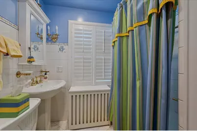 220 Maple Avenue, Wilmette, IL 60091 - Photo 16