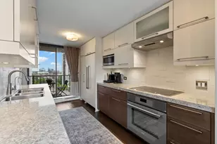 1410 N State St, Chicago, IL 60610 - Photo 10