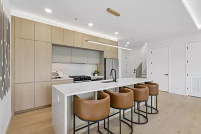 2072 N Western Avenue #PH-401, Chicago, IL 60647 - Photo 2