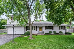 34W268 Giese Rd, Batavia, IL 60510 - Photo 2