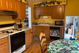 337 Hazel Dr, Schaumburg, IL 60193 - Photo 2