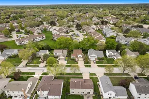 1002 Hobson Dr, Buffalo Grove, IL 60089 - Photo 32