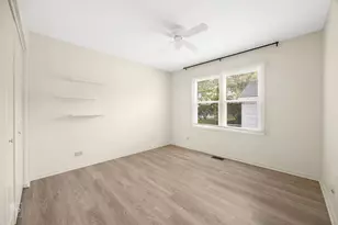 1002 Hobson Dr, Buffalo Grove, IL 60089 - Photo 14