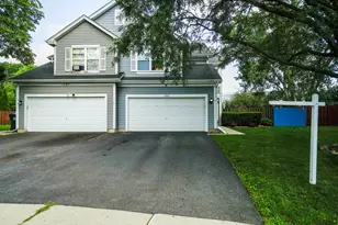 1723 Leeds Ct, Mundelein, IL 60060 - Photo 2