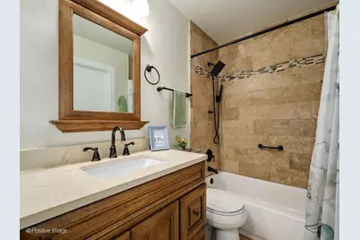1817 Longboat Drive, Elk Grove Village, IL 60007 - Photo 20