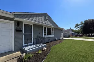 2108 23rd St, Rockford, IL 61108 - Photo 2