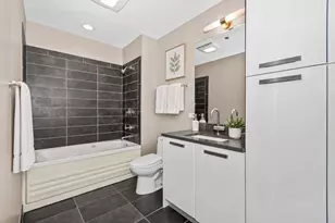 110 W Superior St, Chicago, IL 60654 - Photo 14