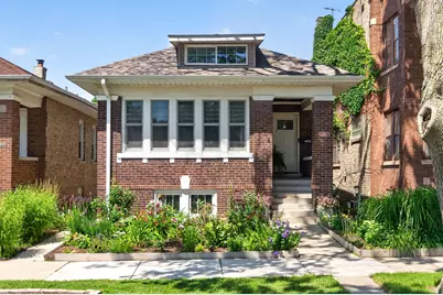 4832 N Tripp Avenue, Chicago, IL 60630 - Photo 1
