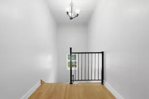 6500 S Minerva Ave, Chicago, IL 60637 - Photo 4