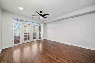 6500 S Minerva Ave, Chicago, IL 60637 - Photo 2