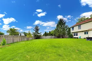 320 Yorkshire Dr, Mundelein, IL 60060 - Photo 18