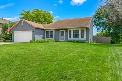 4609 W Glenbrook Trail, McHenry, IL 60050 - Photo 1