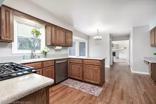 27W303 Chartwell Dr, Winfield, IL 60190 - Photo 12