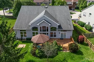 2317 Barrett Dr, Algonquin, IL 60102 - Photo 4