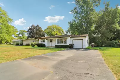2610 Killarney Drive, Cary, IL 60013 - Photo 2