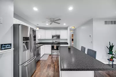 2921 Brentwood Court, Woodridge, IL 60517 - Photo 8